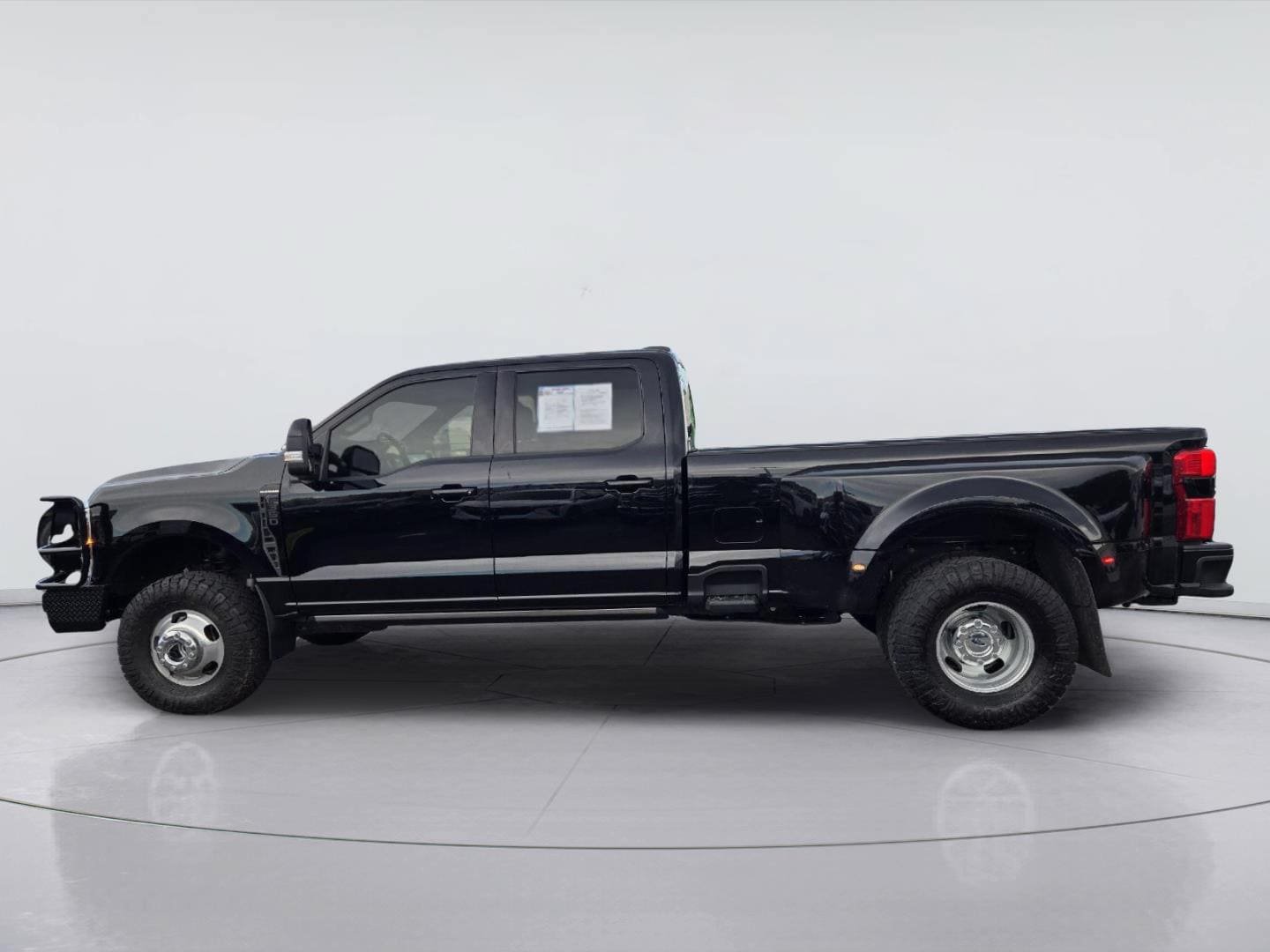 Used 2025 Ford F350 Platinum AWD/4WD image 5