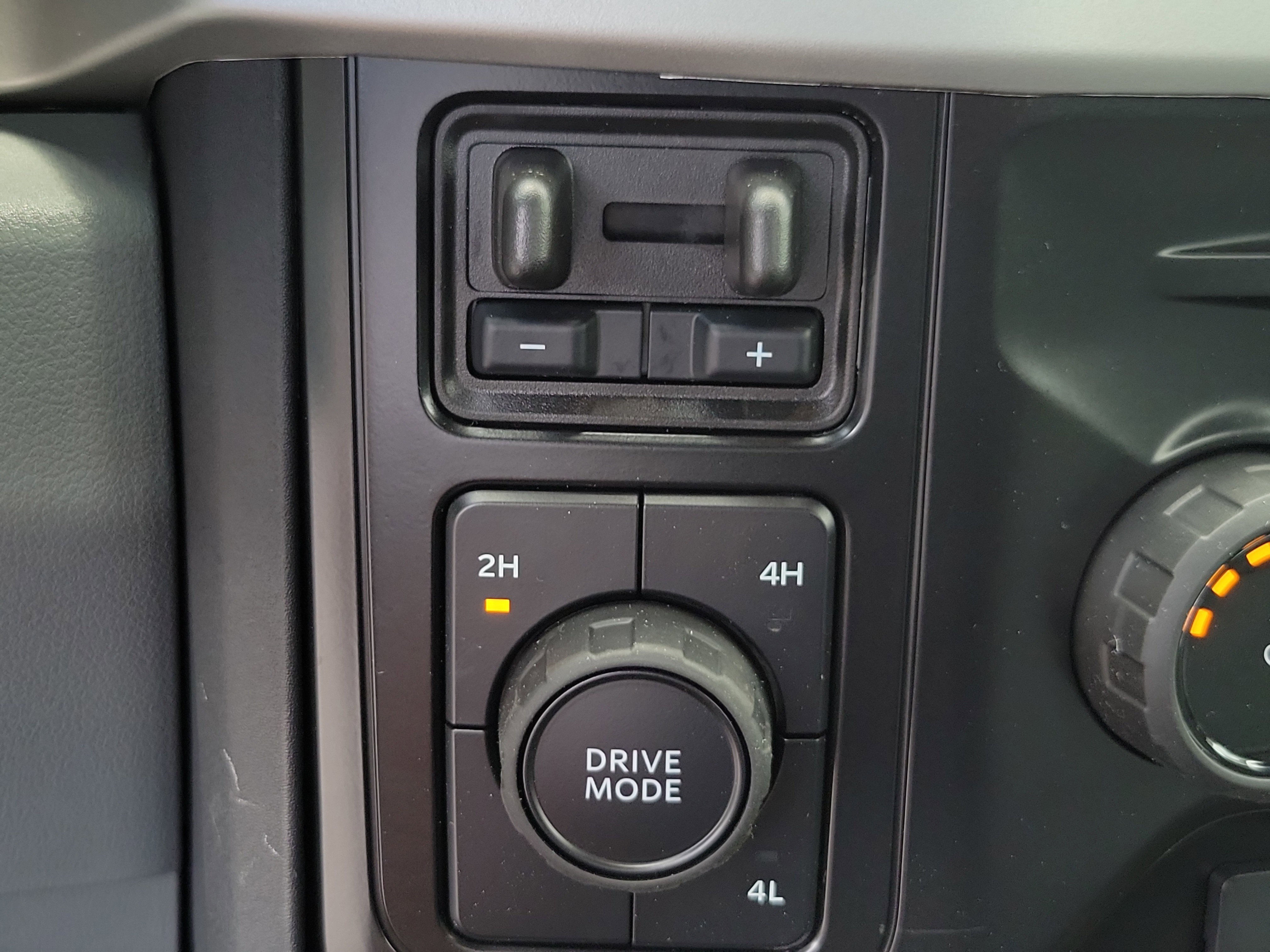 New 2026 Ford F350 XLT w/ 360-Degree Camera Package AWD/4WD image 21