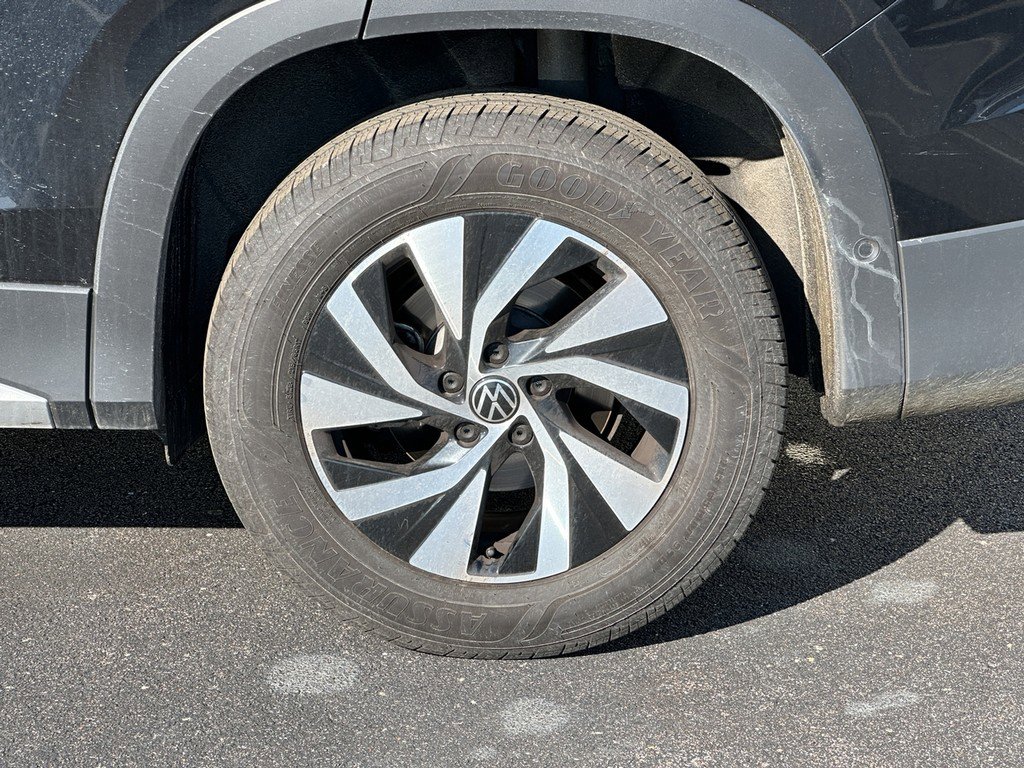 Used 2025 Volkswagen Tiguan S image 9