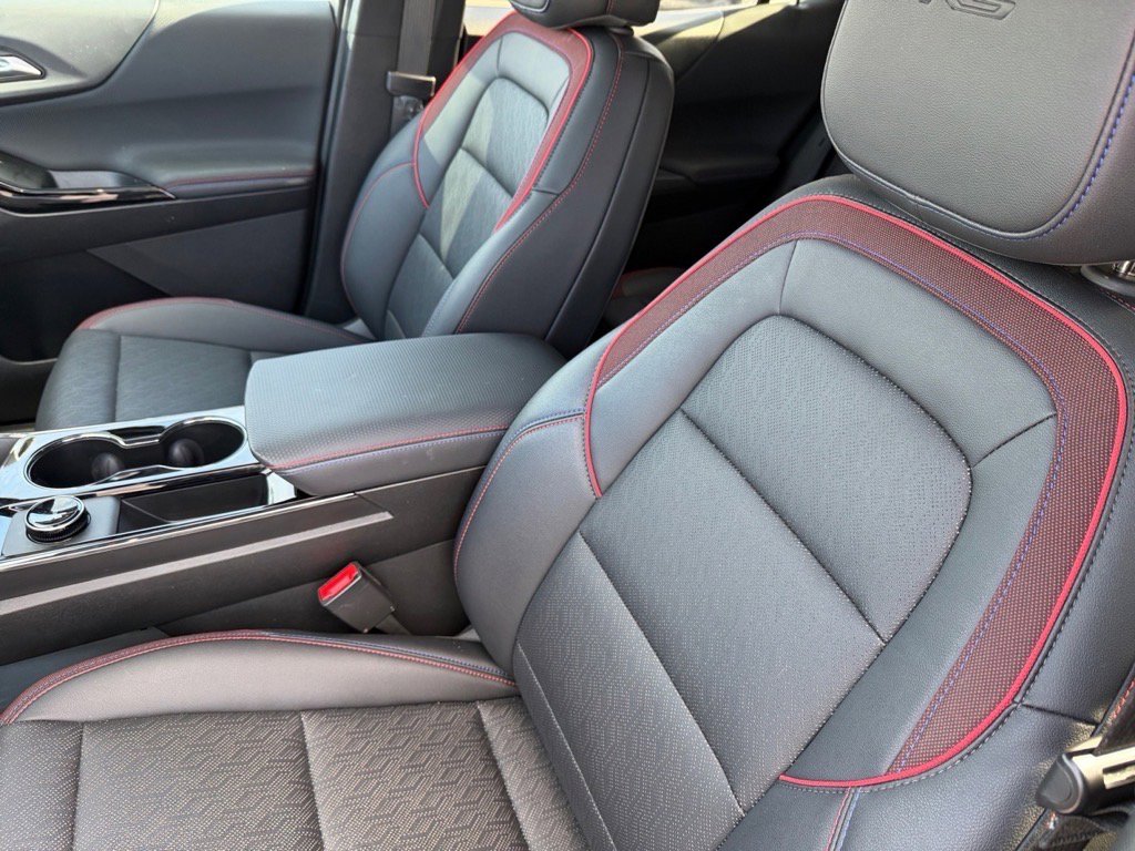 Used 2025 Chevrolet Equinox RS image 11