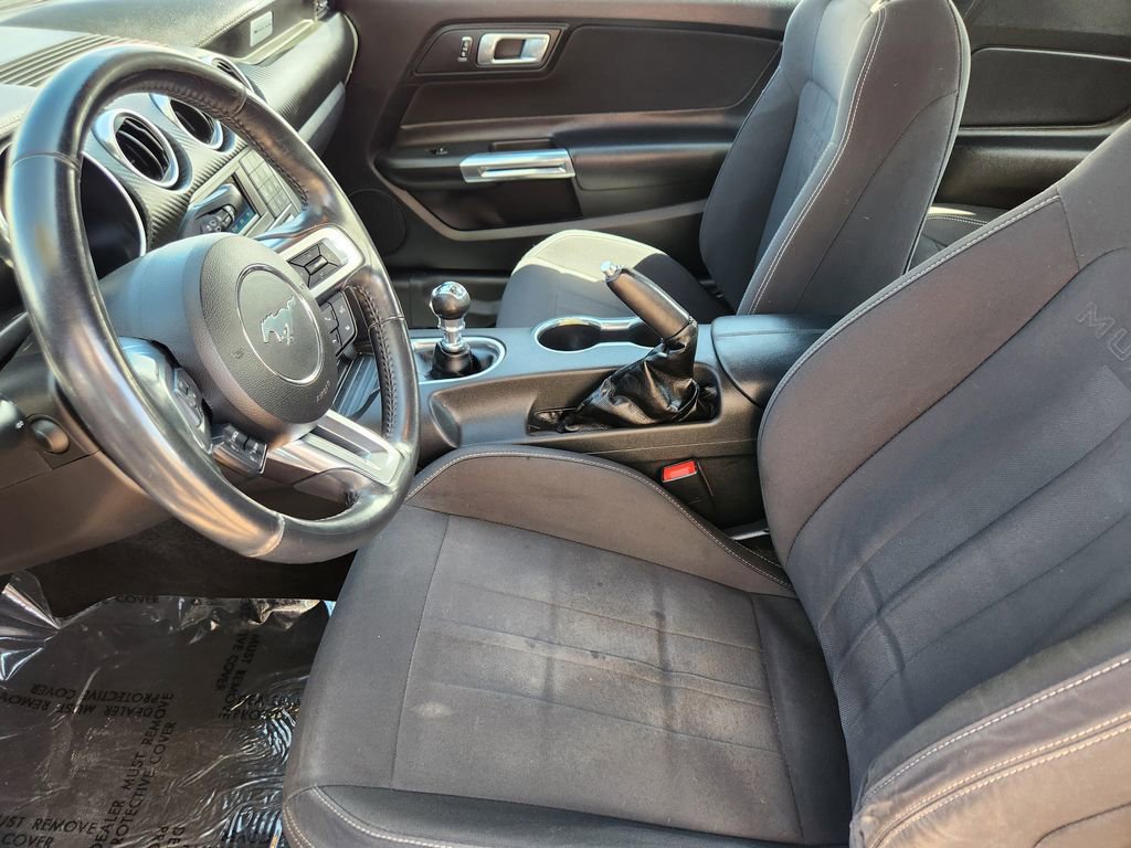 Used 2018 Ford Mustang Coupe image 4