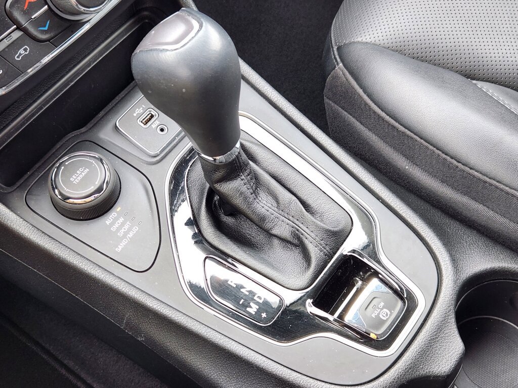 Certified 2023 Jeep Cherokee Altitude Lux image 23