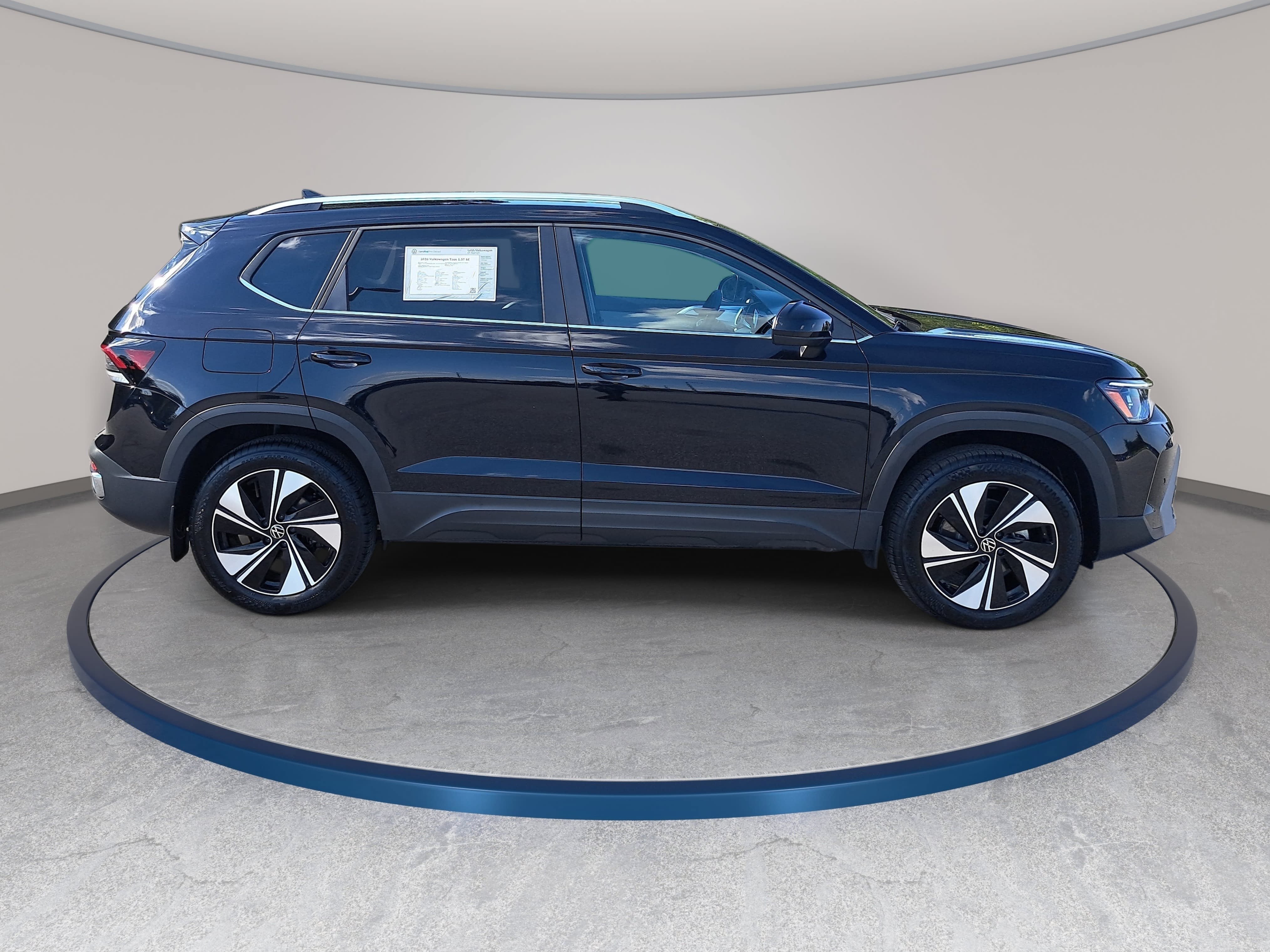 Used 2026 Volkswagen Taos SE AWD/4WD image 4