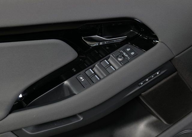 Used 2025 Land Rover Range Rover Evoque S image 25