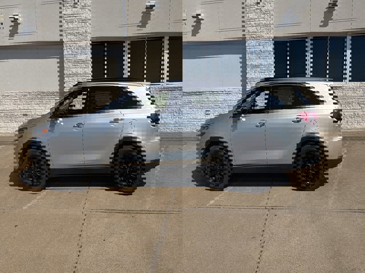 Used 2020 Kia Sorento S image 9