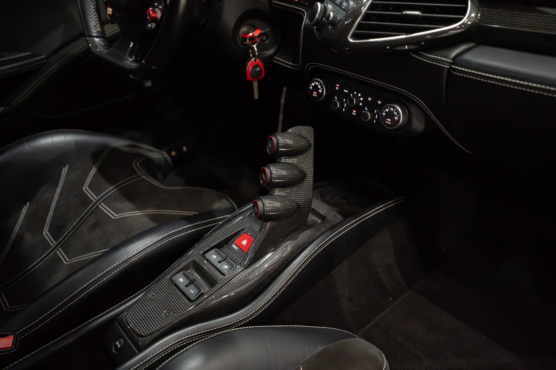 Used 2013 Ferrari 458 Spider RWD image 29
