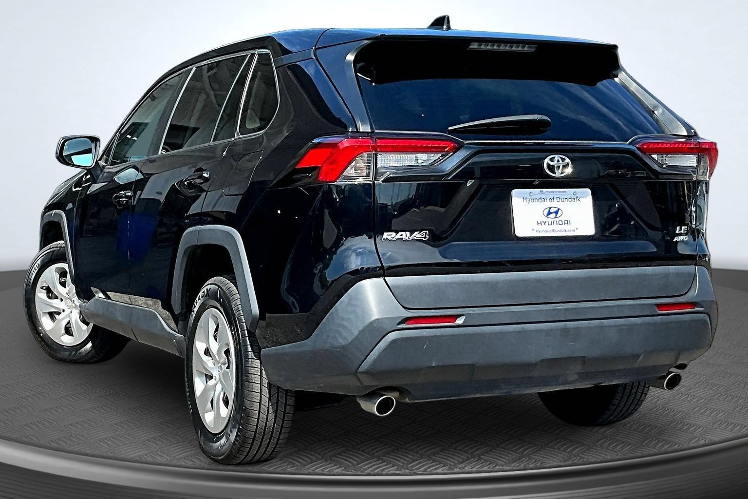 Used 2023 Toyota RAV4 LE AWD/4WD image 3