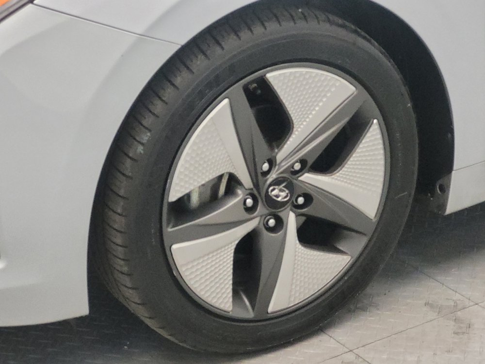 Used 2020 Hyundai Ioniq Limited image 31