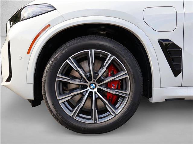 New 2026 BMW X5 xDrive50e w/ M Sport Package AWD/4WD image 10