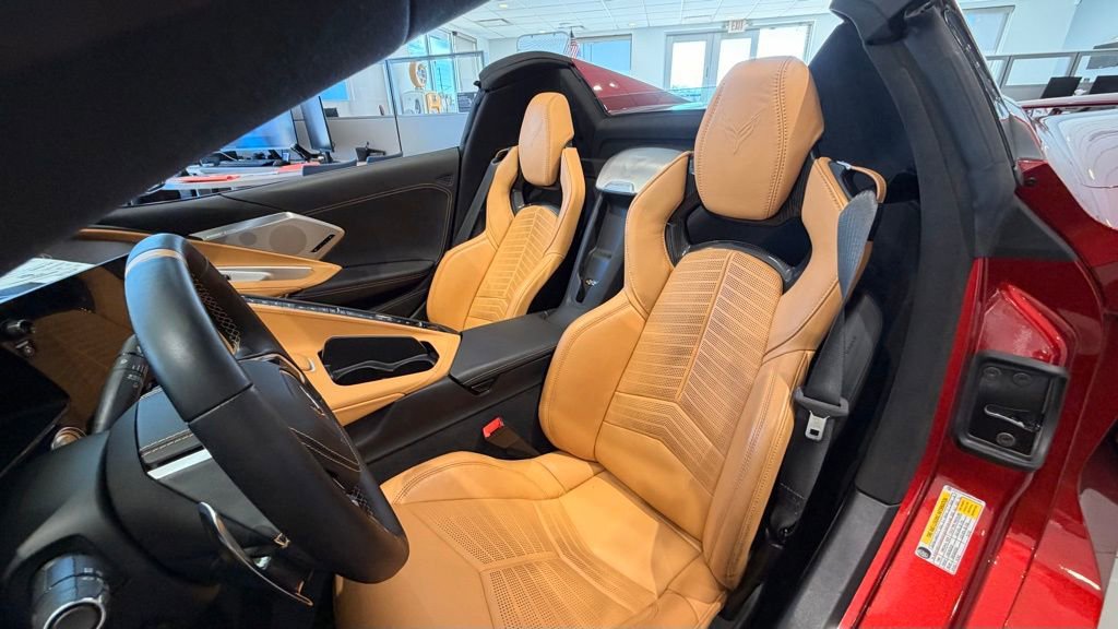 Used 2021 Chevrolet Corvette Stingray Premium Conv w/ Z51 Performance Package image 9