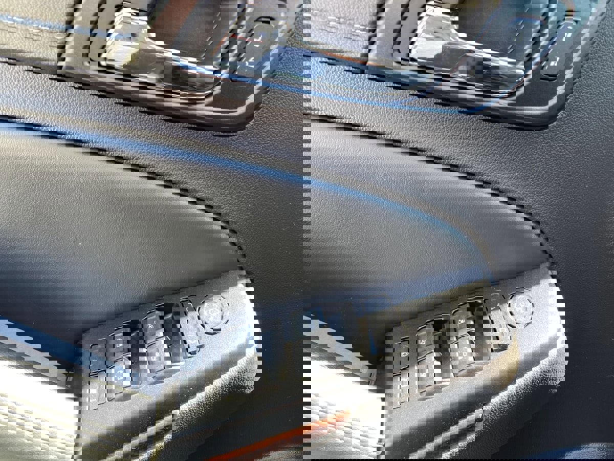 Used 2016 GMC Yukon SLE w/ Convenience Package image 17