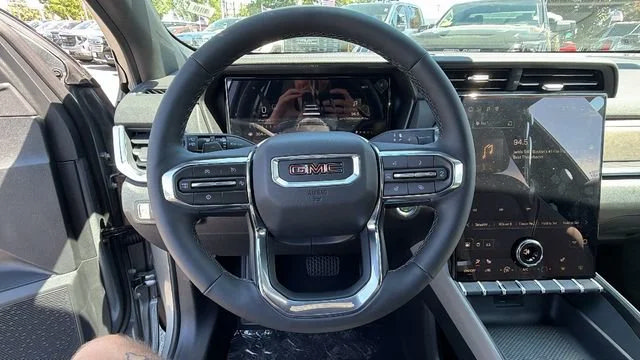 New 2026 GMC Terrain Elevation w/ Technology Package II AWD/4WD image 28
