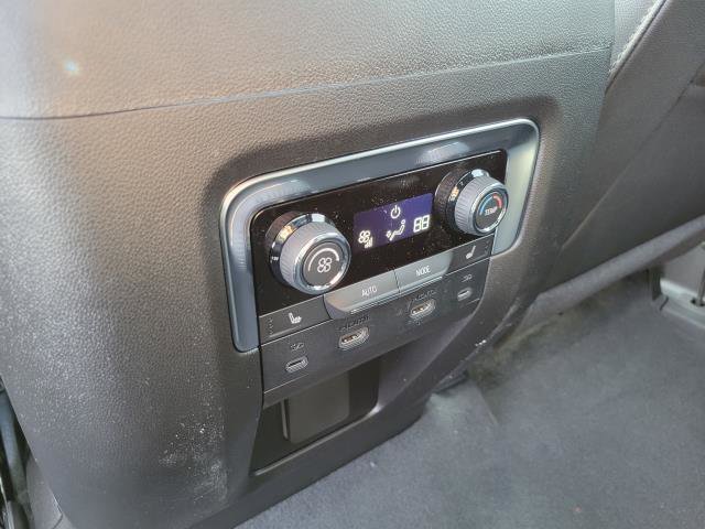 New 2026 Chevrolet Suburban Premier image 26