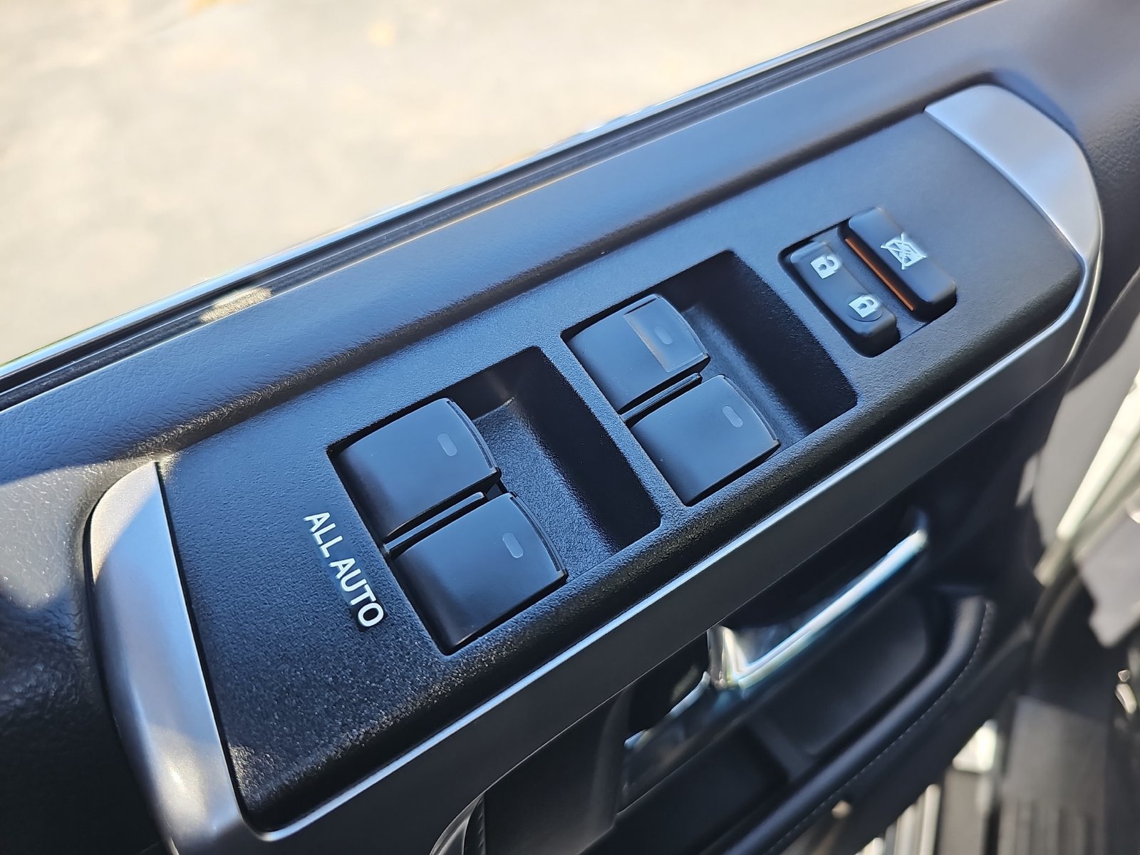 Used 2024 Toyota 4Runner Limited AWD/4WD image 30