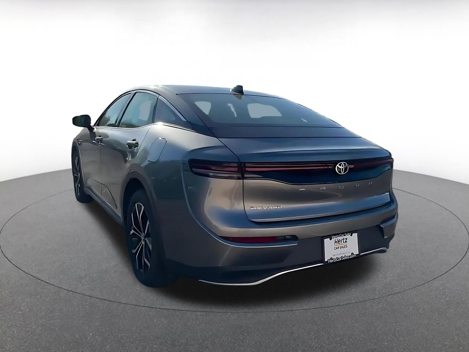 Used 2025 Toyota Crown XLE image 4