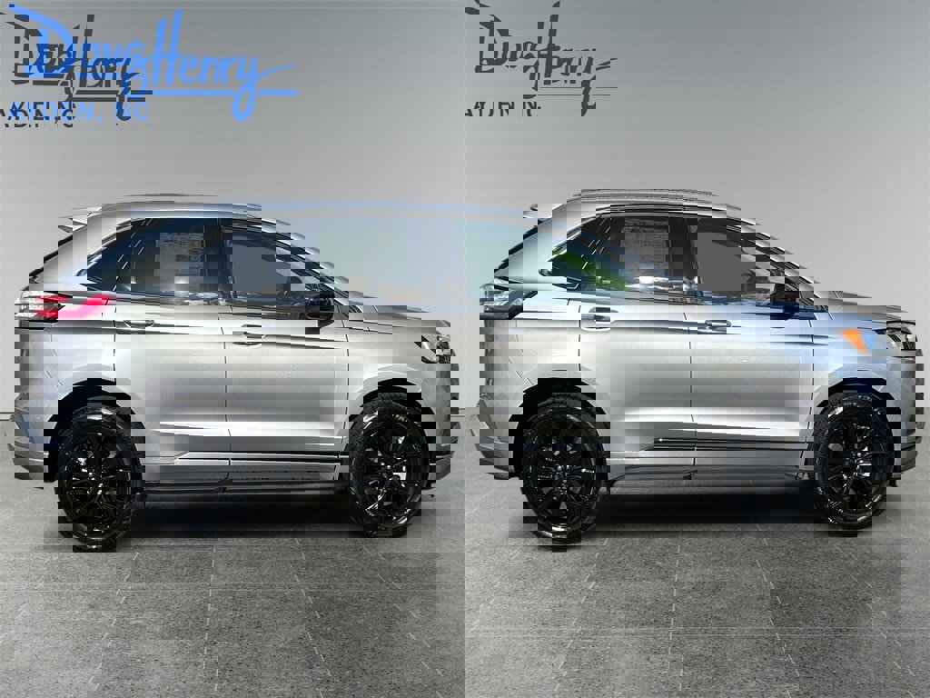 Used 2024 Ford Edge SE w/ Black Appearance Package image 28