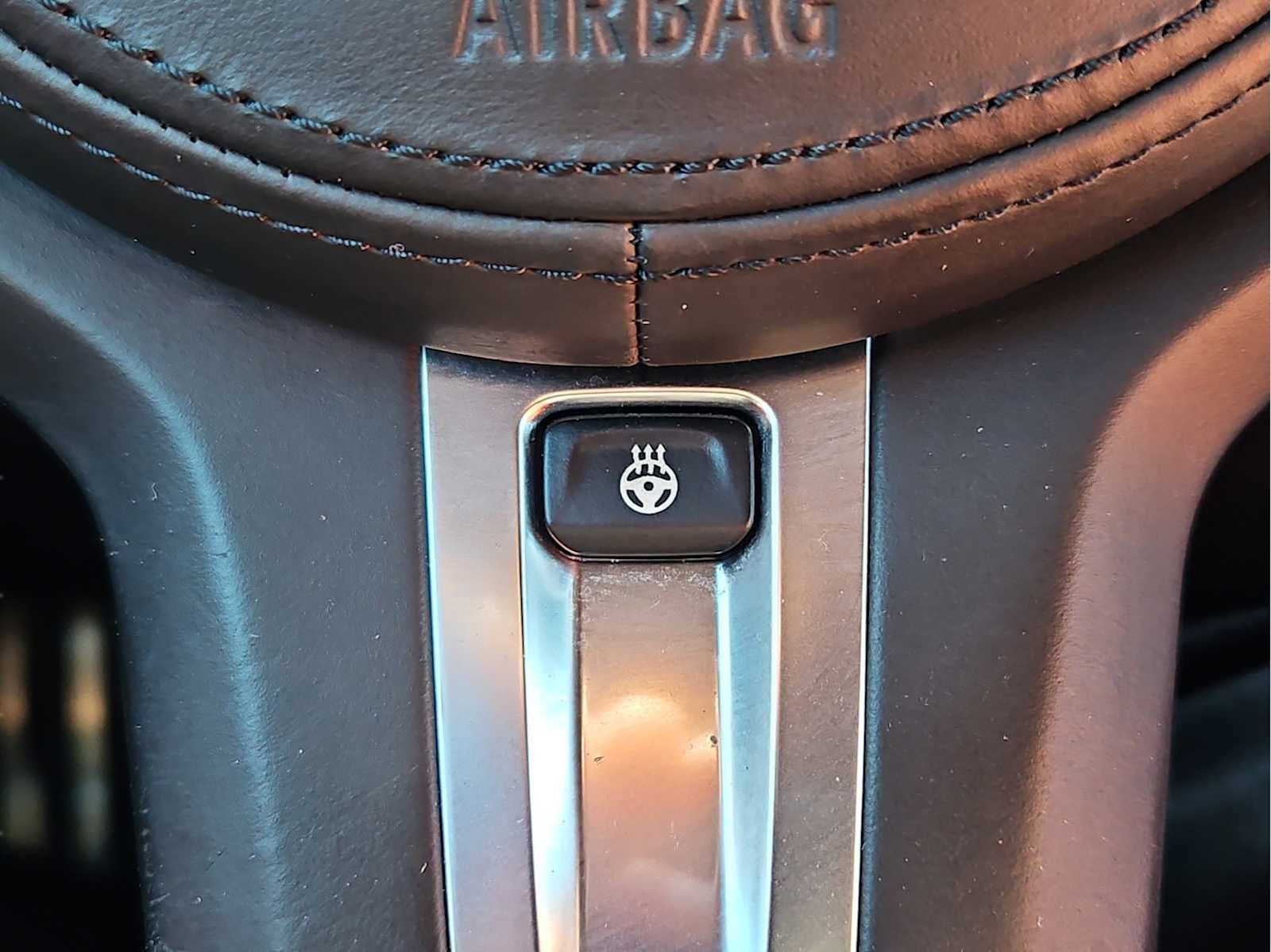 Used 2020 BMW Z4 M40i w/ Executive Package image 29