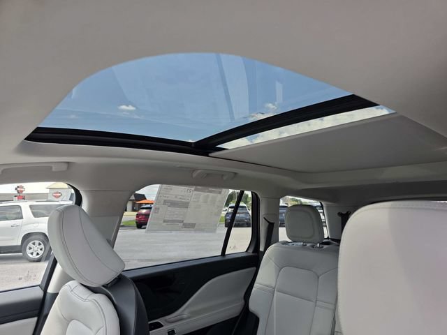 New 2026 Lincoln Aviator 2WD image 9