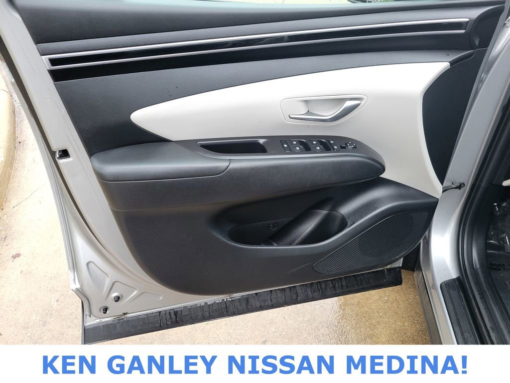Used 2024 Hyundai Tucson SE image 37