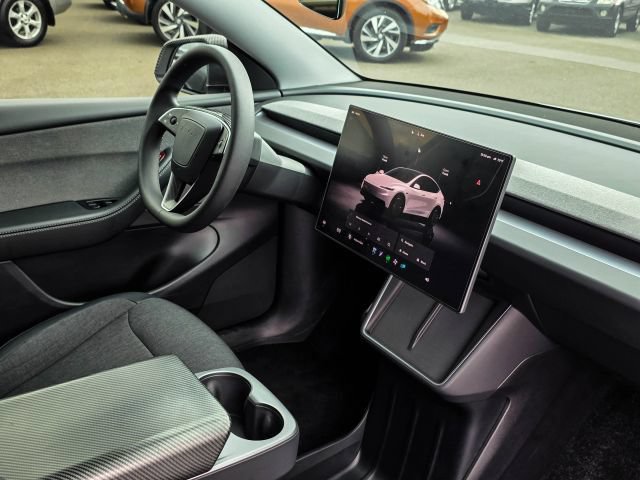 Used 2026 Tesla Model Y AWD image 37