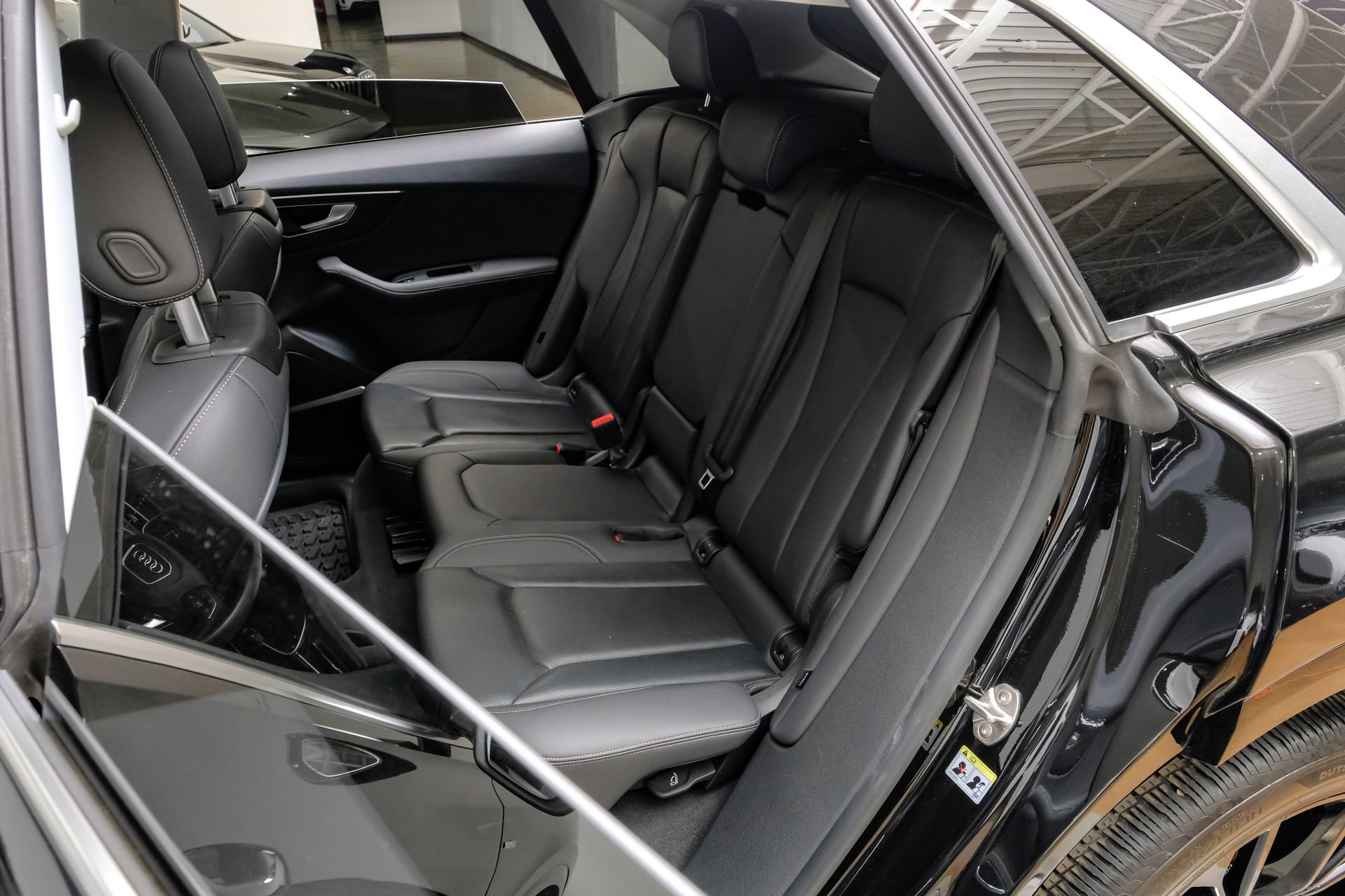 Used 2023 Audi Q8 Premium Plus w/ Premium Plus Package image 42