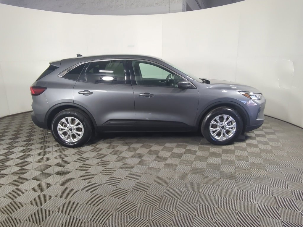 Certified 2023 Ford Escape Active w/ Tech Pack #2 image 9