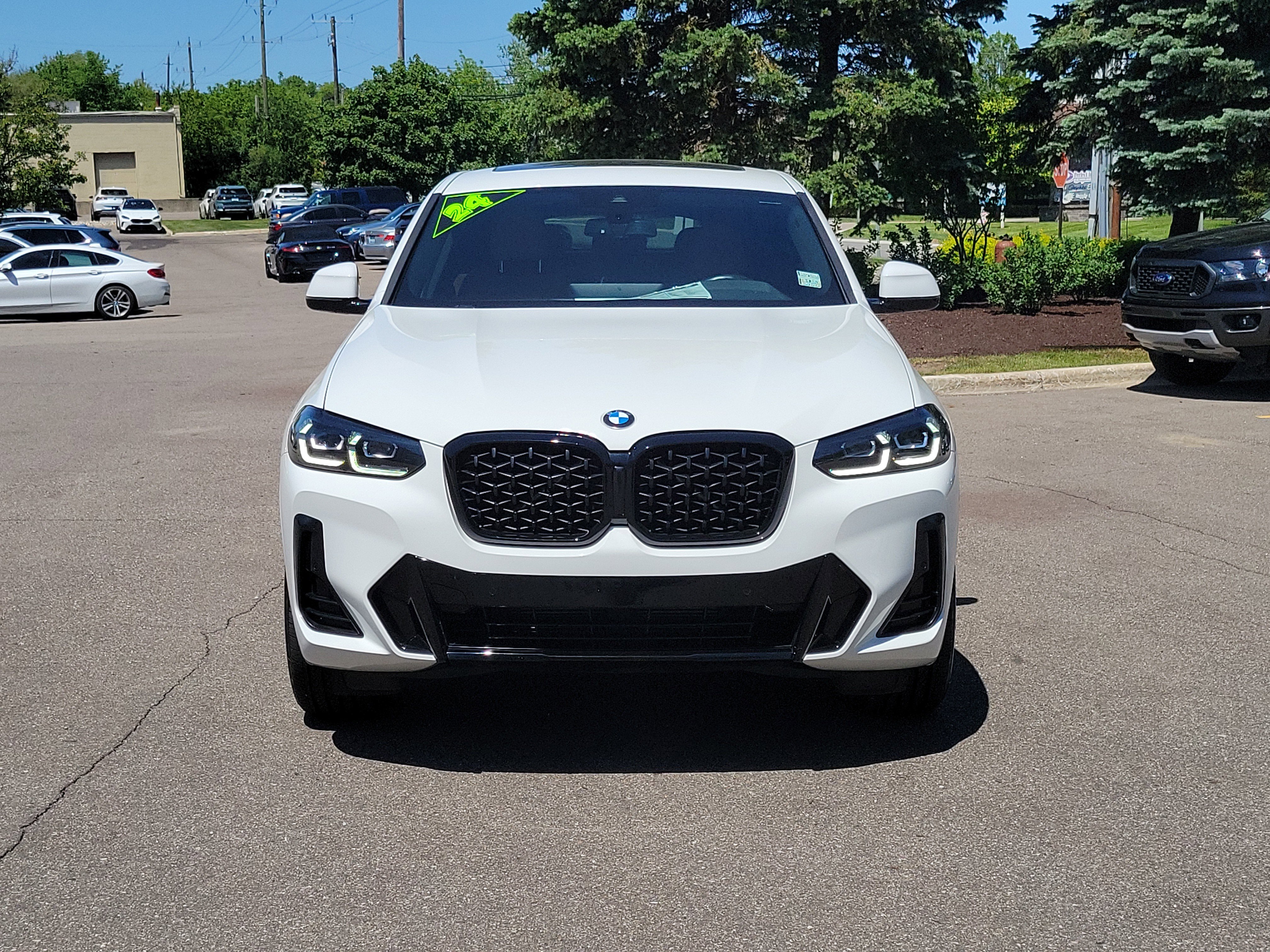 Certified 2024 BMW X4 xDrive30i w/ M Sport Package AWD/4WD image 2