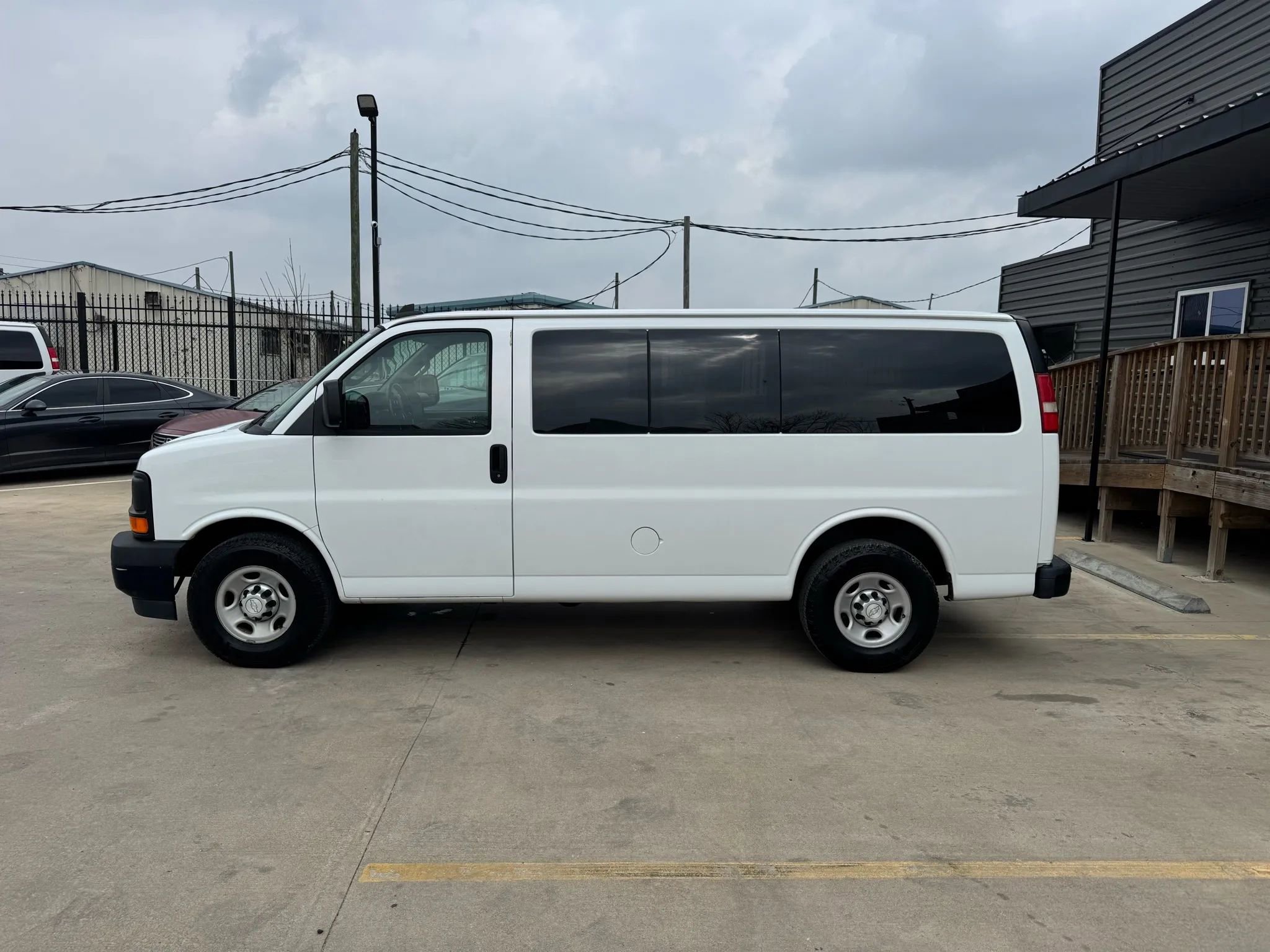 Used 2017 Chevrolet Express 2500 LS image 3