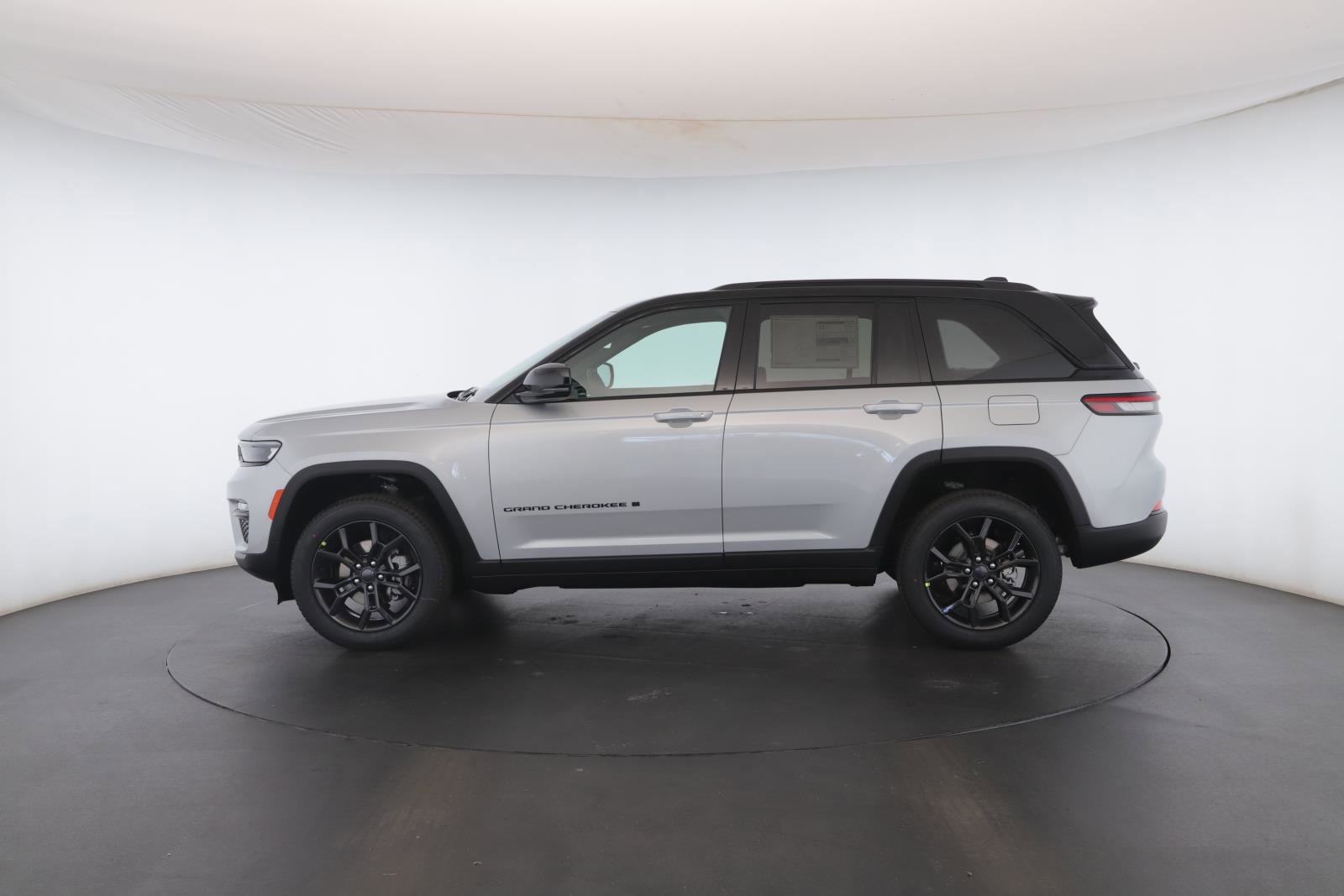 New 2025 Jeep Grand Cherokee Limited image 19
