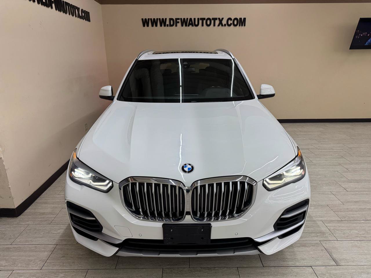Used 2022 BMW X5 xDrive40i AWD/4WD image 4
