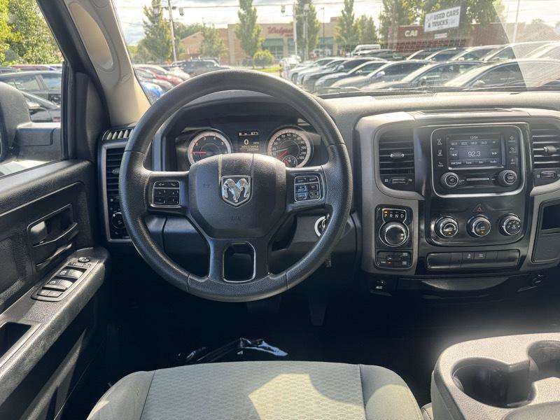 Used 2018 RAM 1500 Express w/ Black Ram 1500 Express Group AWD/4WD image 12