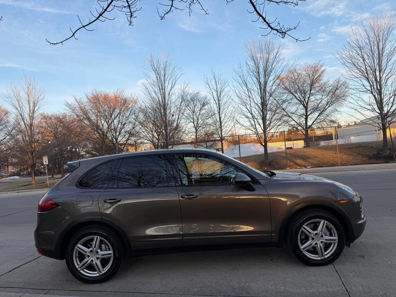 Used 2011 Porsche Cayenne S AWD/4WD image 16