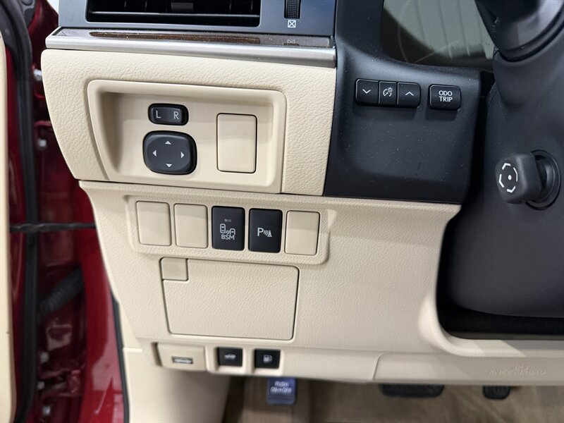 Used 2015 Lexus ES 350 w/ Luxury Package FWD image 12