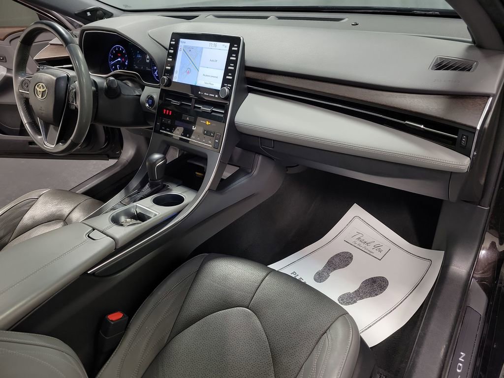 Used 2019 Toyota Avalon Limited image 24