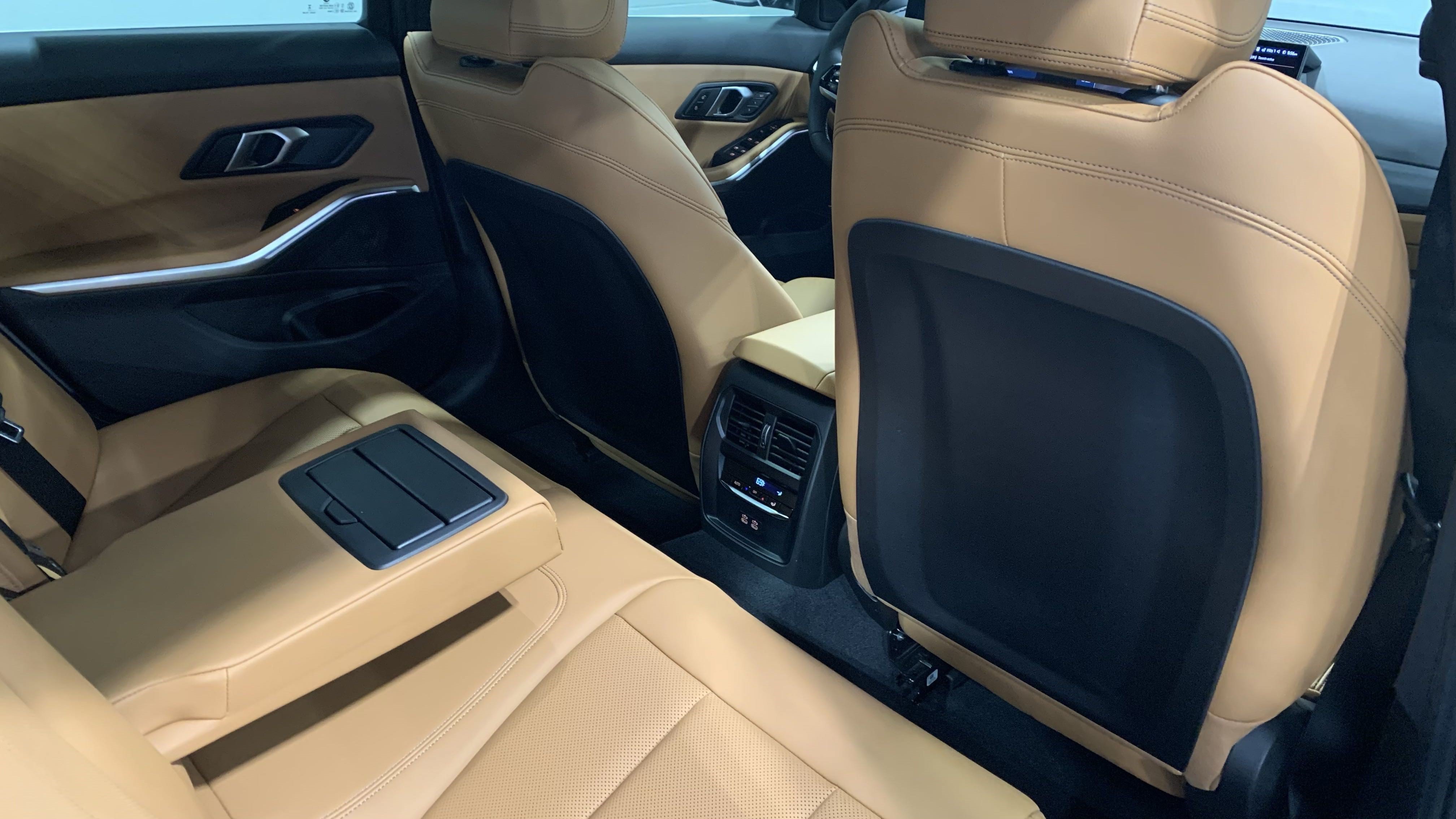 Certified 2025 BMW 330i Sedan w/ Convenience Package RWD image 28