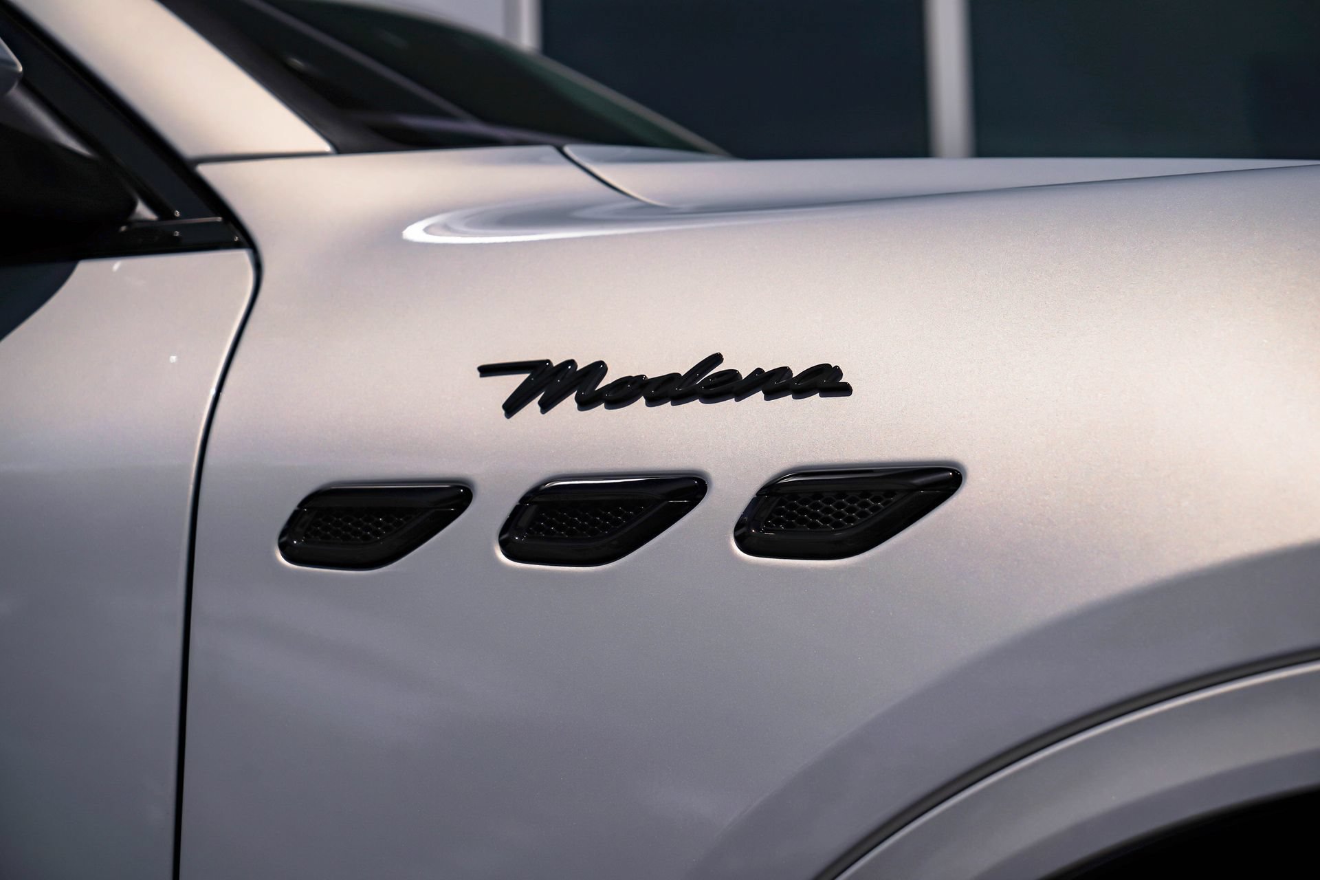 Used 2025 Maserati Grecale Modena AWD/4WD image 32
