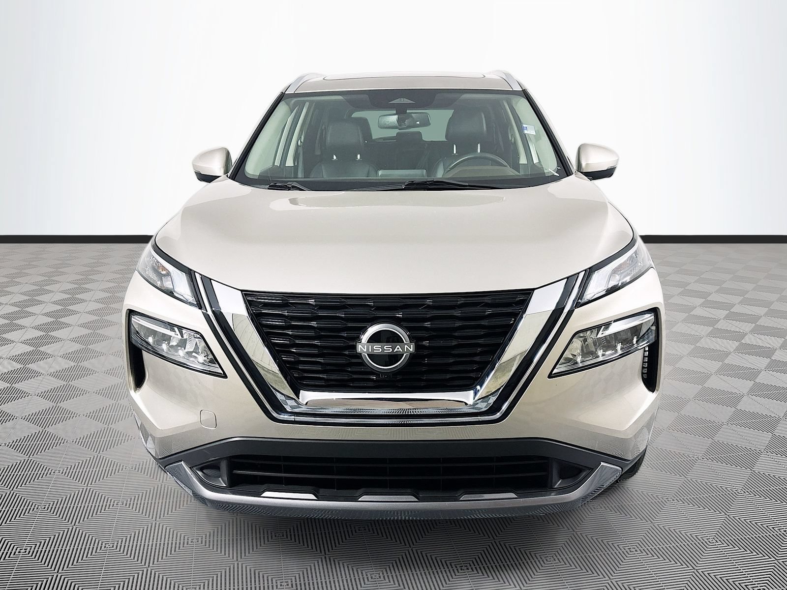 Used 2023 Nissan Rogue SL FWD image 2