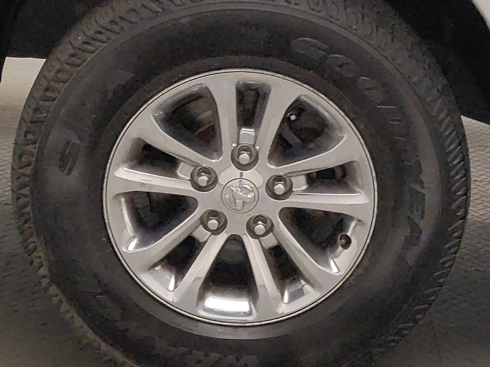 Used 2019 RAM 1500 Classic SLT image 31