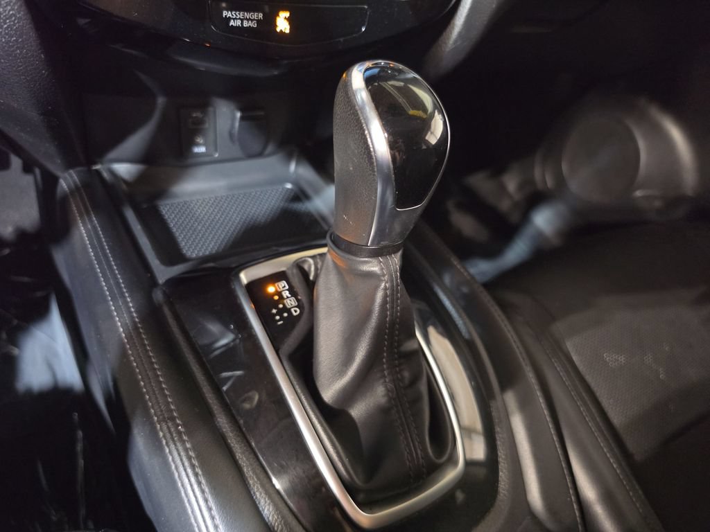 Used 2017 Nissan Rogue SL AWD/4WD image 21