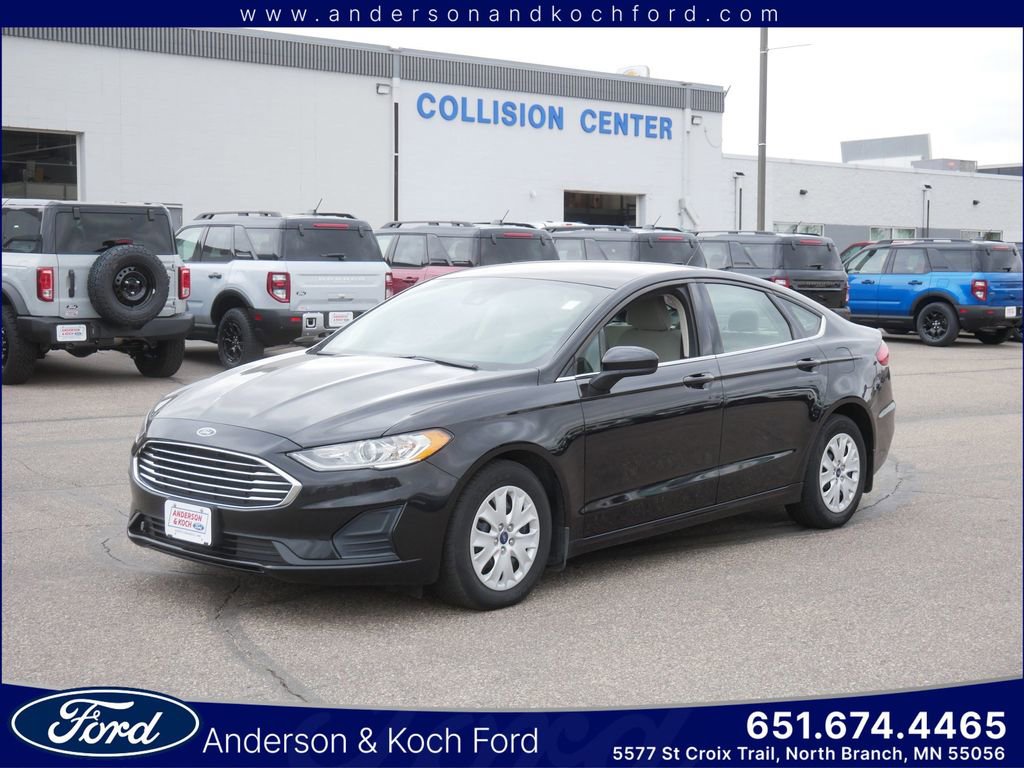 Used 2019 Ford Fusion S FWD image 1