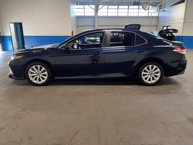 Used 2018 Toyota Camry LE FWD image 6