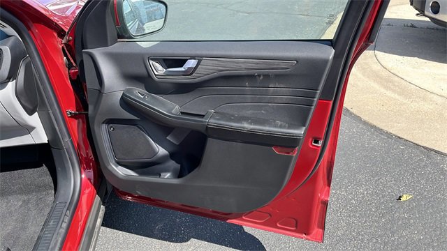 Used 2024 Ford Escape SE w/ PHEV Premium Package image 18