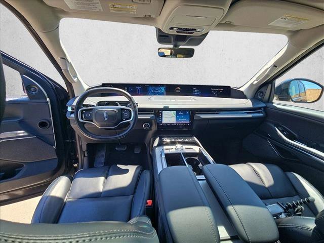 Used 2025 Lincoln Navigator Reserve AWD/4WD image 27