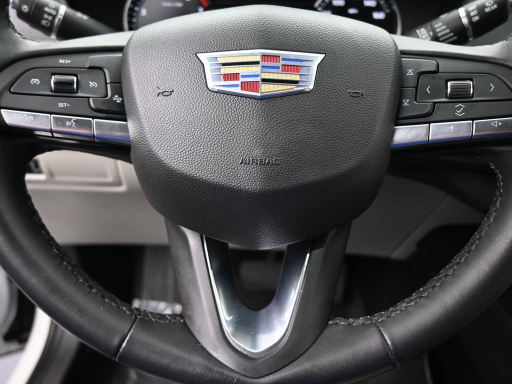 Used 2023 Cadillac XT4 Luxury image 29
