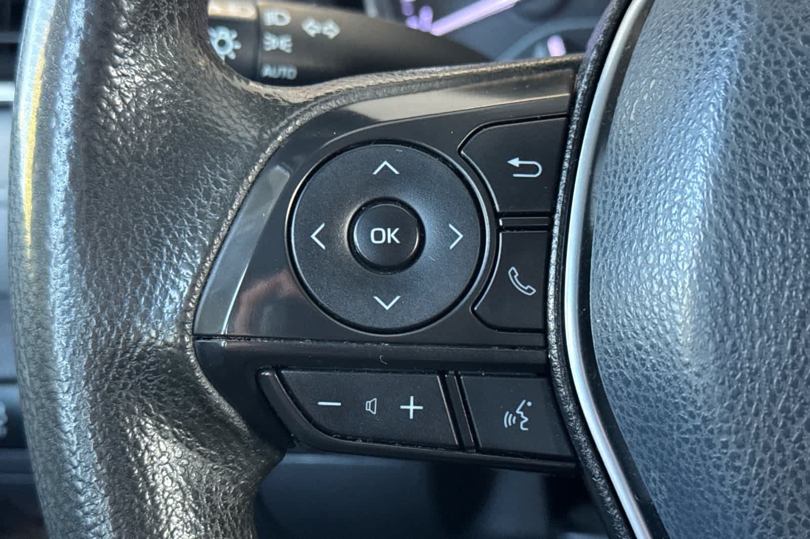 Used 2018 Toyota Camry LE FWD image 23
