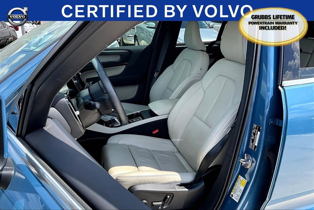 Used 2023 Volvo XC40 B5 Plus w/ Protection Package Premier image 33
