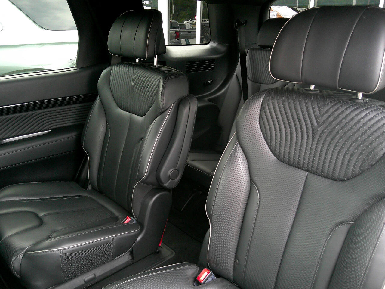 Used 2024 Hyundai Palisade Calligraphy image 13
