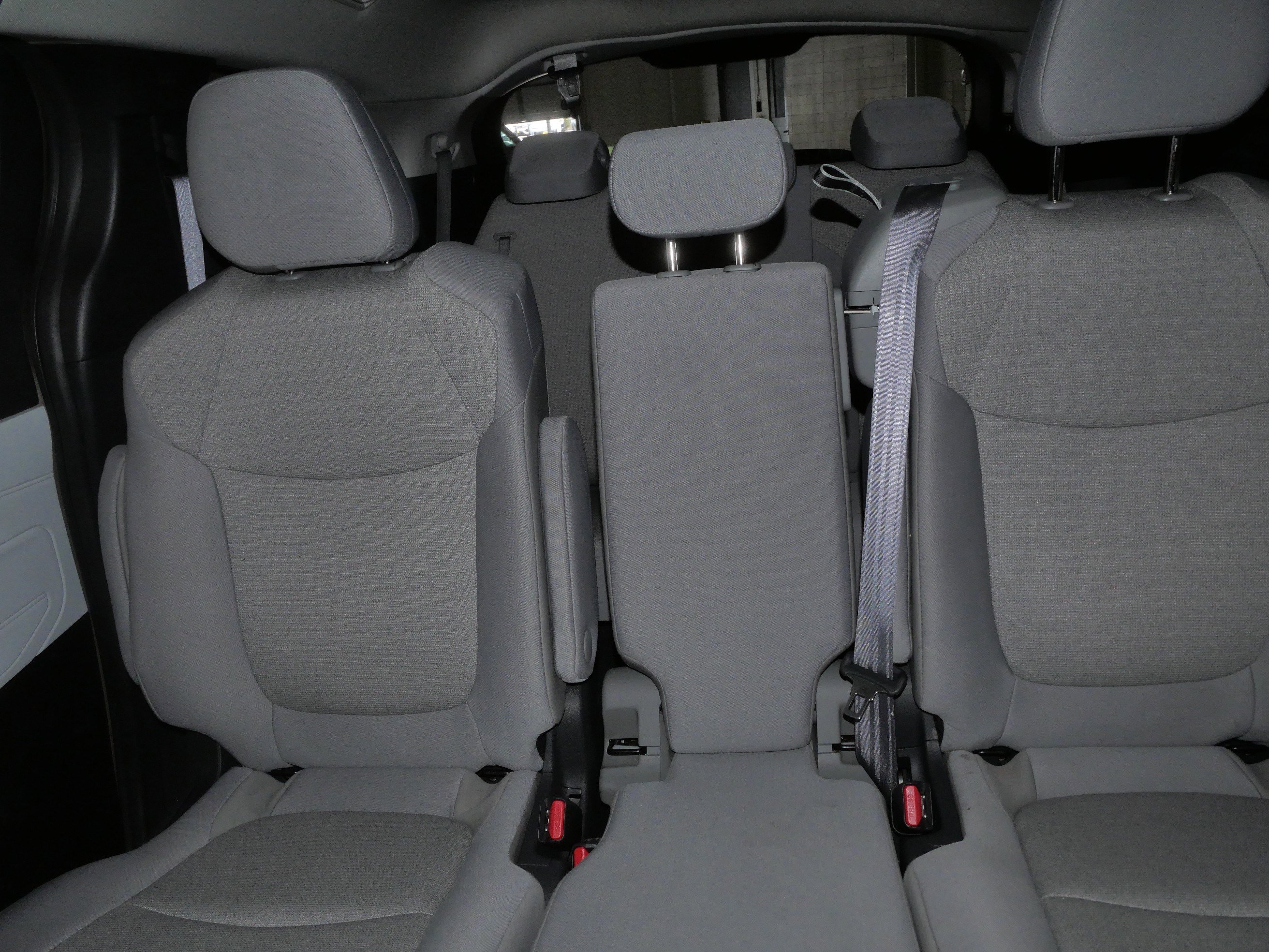 Certified 2025 Toyota Sienna LE image 14