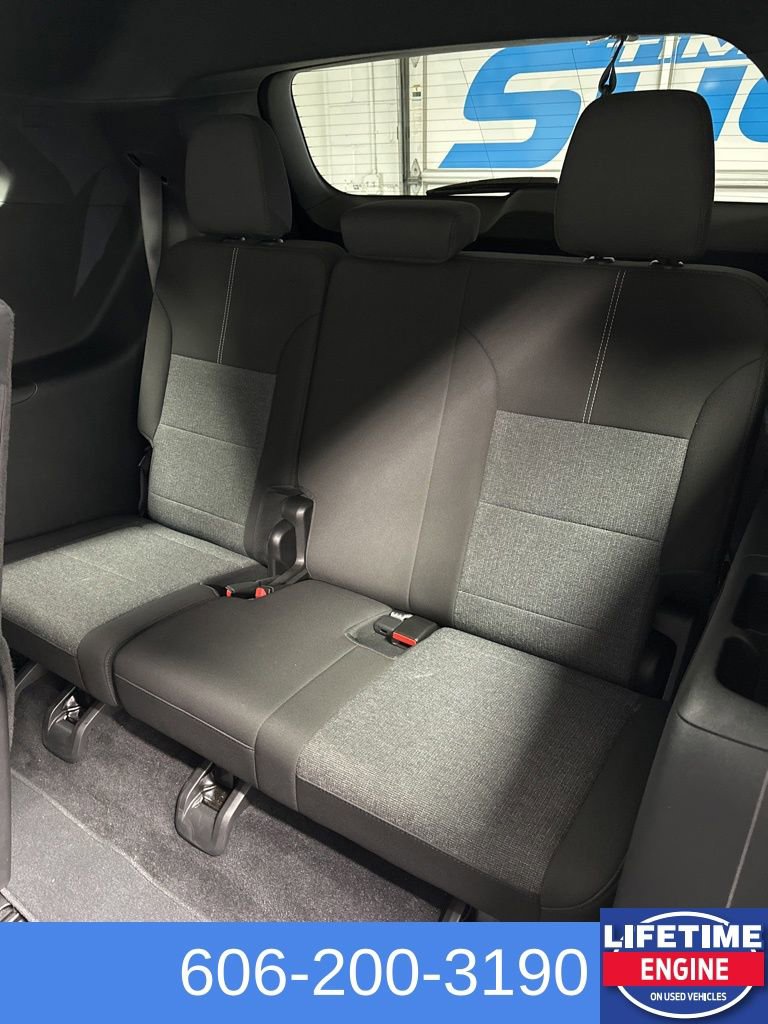 Used 2025 GMC Acadia Elevation image 19