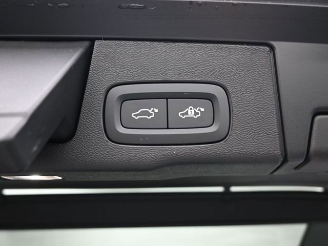 New 2026 Volvo XC60 B5 Ultra w/ Climate Package image 30